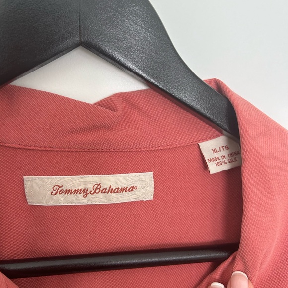 Tommy Bahama Mens 100% Silk Button Down Shirt - Picture 4 of 6